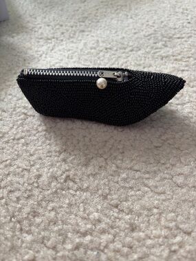 VINTAGE Black Beaded coin purse shaped like shoe with pearl